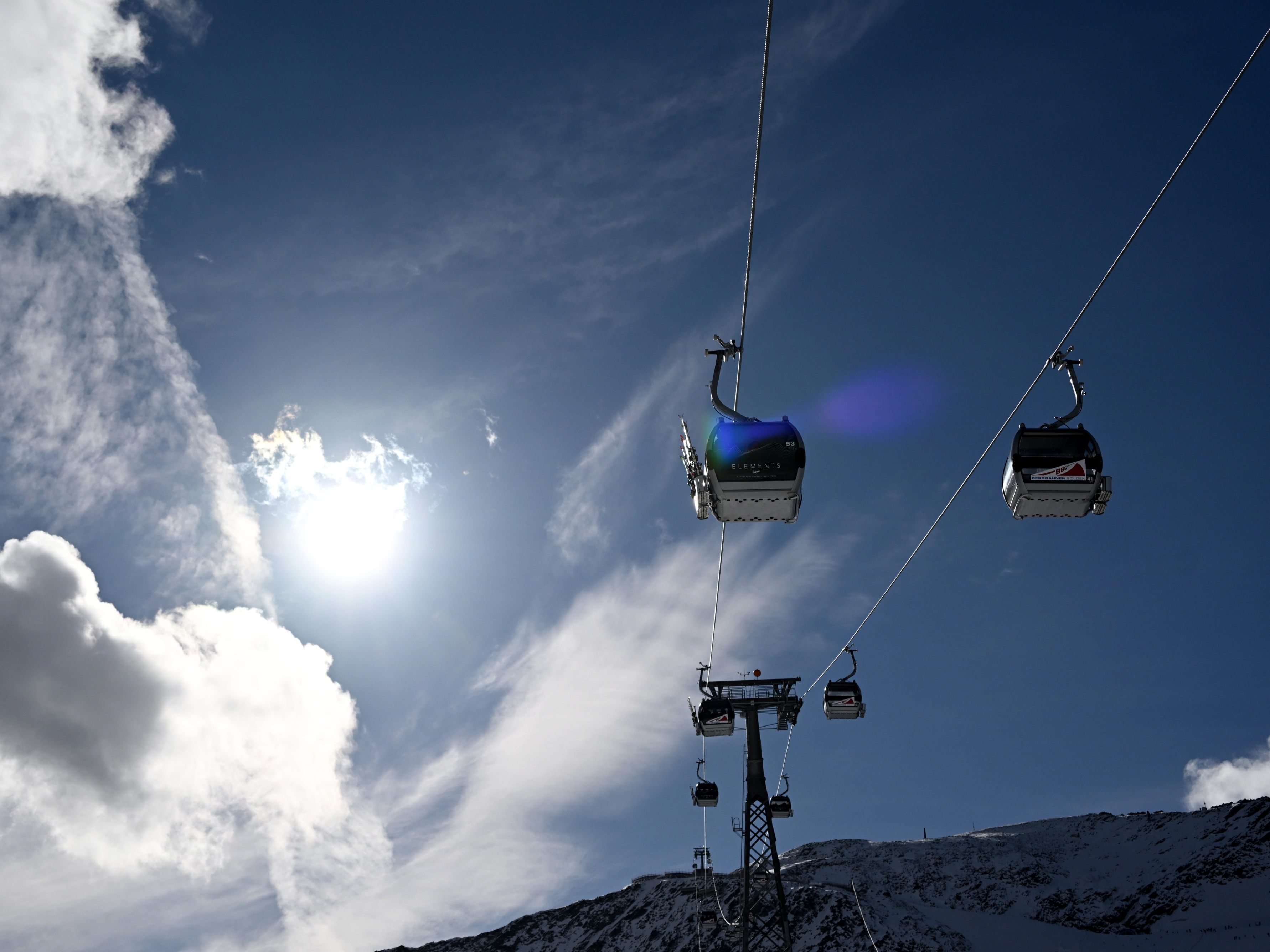 Alkohol und Abenteuerlust: Zwei Männer nächtigen auf Tiroler Gletscherpiste (Symbolbild)